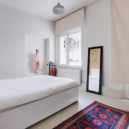 Cozy Flat With Balcony 5 Min To Galata Tower Istanbul
