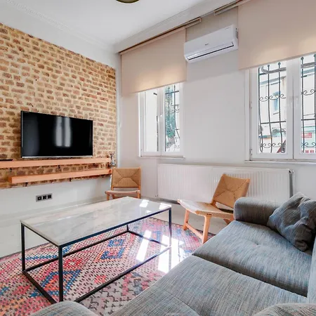 Cozy Flat With Balcony 5 Min To Galata Tower